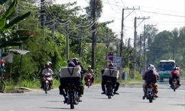 Buôn lậu chạy trên đường