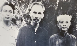 Cụ Bùi tại lễ phong hàm Đại tướng Võ Nguyên Giáp.