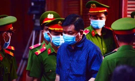 Bị cáo Đinh La Thăng tại tòa 