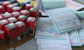 Tang vật một vụ án mua bán hóa đơn trái phép. Ảnh: Internet