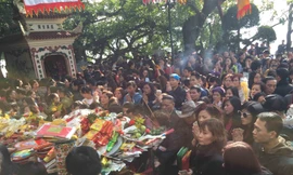 Theo nhiều ý kiến, cần giám sát số tiền thu được từ việc dâng sao giải hạn. Ảnh: Hồng Vĩnh