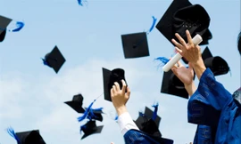 Trong bối cảnh hiện tại, Việt Nam có nên thả nổi đầu vào sau đại học? 