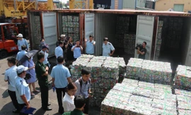 Ngày 7 /11, Cục Hải quan TPHCM phối hợp, bắt giữ 4 container phế liệu là gần 100 tấn nhôm đang chuẩn bị xuất lậu đi Hàn Quốc