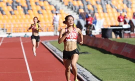 Nguyễn Thị Oanh trên đường đua. Ảnh: P.T 