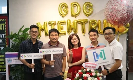 Nhi cùng các cộng sự trong ngày khai trương văn phòng GDG MienTrung. Ảnh: NVCC