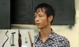 Đối tượng Long và vật chứng. Ảnh Công an Hưng Yên