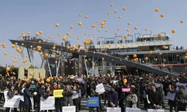 Lẳng lặng mà làm