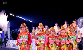 Múa lục cúng hoa đăng, một di sản của văn hóa Việt