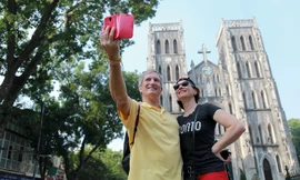 Doanh nghiệp sốt ruột chờ gia hạn miễn thị thực đơn phương cho một loạt thị trường trọng điểm. Ảnh: NGUYÊN KHÁNH 