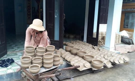 Gốm Thanh Hà hầu như vẫn được làm thủ công như hàng trăm năm trước