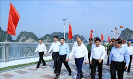 Thủ tướng Nguyễn Xuân Phúc dự Lễ khánh thành cầu Bài Thơ và đường bao biển Trần Quốc Nghiễn, thành phố Hạ Long