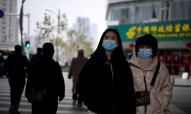 Cuộc sống bình thường đã trở lại nhưng nhiều người dân Vũ Hán vẫn cảnh giác trước nguy cơ dịch quay trở lại 