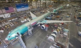 Gã khổng lồ Boeing của Mỹ đã mất gần 60% giá trị thị trường kể từ tháng 2. Ảnh: assemblymag.com