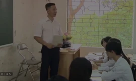 Thầy giáo Vương Thành Trung trên bục giảng