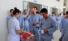 Nhiều bệnh nhân tâm thần bắt đầu từ burnout. Ảnh: Anh Tuấn 