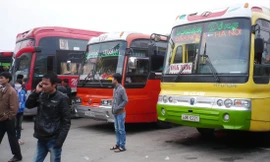 Một số tuyến xe khách tại bến xe Hà Nội tăng đến 50% giá vé. Ảnh: Anh Trọng