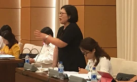 Đại biểu Văn Thị Bạch Tuyết, đoàn đại biểu TPHCM tại phiên giải trình. Ảnh: Nghiêm Huê