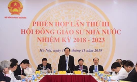 Phiên họp của Hội đồng GSNN để xét công nhận GS, PGS năm 2019. Ảnh: Ngọc Châu