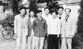 Cố nhân - hồn vẫn quanh đây!