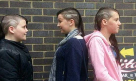 Những nữ sinh bị đuổi học vì mái tóc 'khác người'