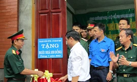 Bàn giao nhà 100 đồng