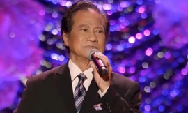 Tranh luận quanh giọng ca Chế Linh ở tuổi 80