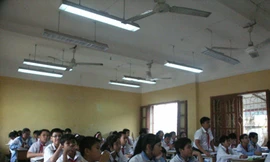 Đèn CM1 được lắp ở Trường THCS Chu Văn An