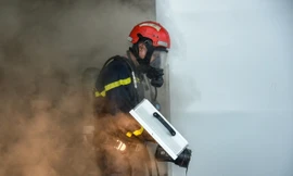 Cháy quán bar giữa trung tâm Đà Nẵng, nhà hát Trưng Vương chìm trong 'biển' khói