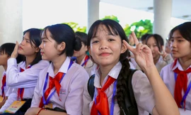 Thủ lĩnh khăn quàng đỏ tranh tài 