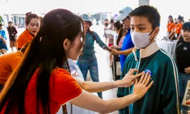 Hàng nghìn học sinh, phụ huynh tham gia tìm hiểu ứng dụng AI trong học tập