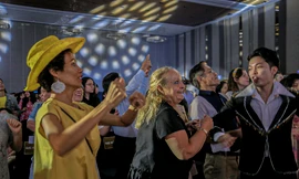 Hàng nghìn người say đắm trong đêm nhạc ABBA ở Đà Nẵng