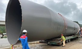 Đà Nẵng xử phạt hơn 140 triệu đồng 2 tài xế chở hàng siêu trường không phép 