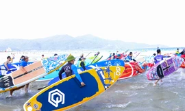 Vui hết cỡ hội thi Sup ở biển Đà Nẵng
