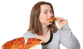 Người phụ nữ 31 năm chỉ ăn pizza