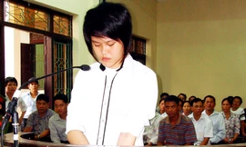 Nữ sinh lớp chín dìm chết bạn lĩnh án chín năm tù