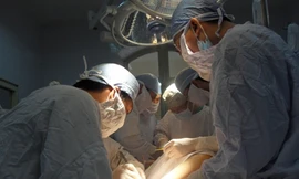 Bi hài chuyện... phẫu thuật ngực