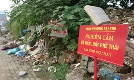 Hà Nội: Người dân khốn khổ vì rác thải 'bủa vây' hầm đường bộ