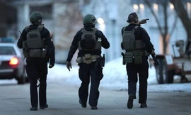 Cảnh sát tuần tra tại khu vực xảy ra vụ xả súng