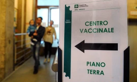Tiêm phòng vacxin giờ đây là bắt buộc đối với mọi trẻ em Italia trước khi các em đến tuổi đi học