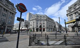 Vương quốc Anh đứng trước viễn cảnh "bế quan tỏa cảng" lần hai vì COVID-19. Ảnh: Bloomberg. 