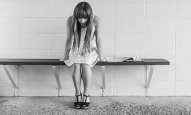 Tình trạng rối loạn giới tính ở trẻ em gái vị thành niên đang trở nên đáng lo ngại tại Thụy Điển