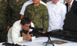 Chỉ trích Mỹ, tổng thống Philippines muốn 'dựa vào' Nga và Trung Quốc