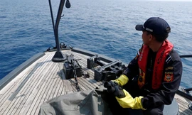 Nhân viên cứu hộ Indonesia tham gia tìm kiếm chiếc máy bay Lion Air gặp nạn