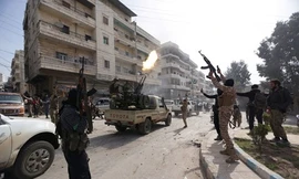 Các nhóm phiến quân bắt đầu rút quân khỏi vùng đệm quân sự Nga-Thổ thiết lập. (Ảnh: Pakistan Today).