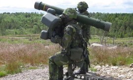 Hệ thống tên lửa RBS 70 được vận hành trong tay người lính