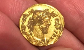 Hình ảnh đồng xu có niên đại 2000 năm vừa được tìm thấy tại Anh