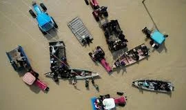 Quang cảnh lũ lụt nhìn từ trên không tại Iran hiện tại