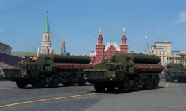 Hệ thống S-400 trong lễ diễu binh mừng Ngày Chiến thắng lần thứ 73 tại Quảng trường Đỏ, Moscow, Nga