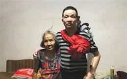 Ngồi tù oan 27 năm, người đàn ông Trung Quốc đòi bồi thường 76 tỷ đồng 