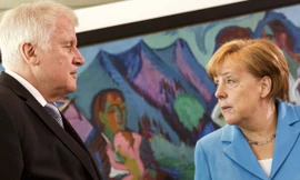 Bà Angela Merkel có nguy cơ bị Bộ trưởng Nội vụ Đức Horst Seehofer lật đổ - Ảnh: Sky News